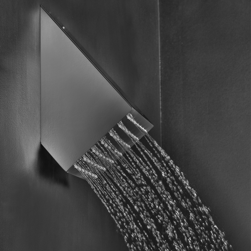 Angled wall mounted shower head - Image 2